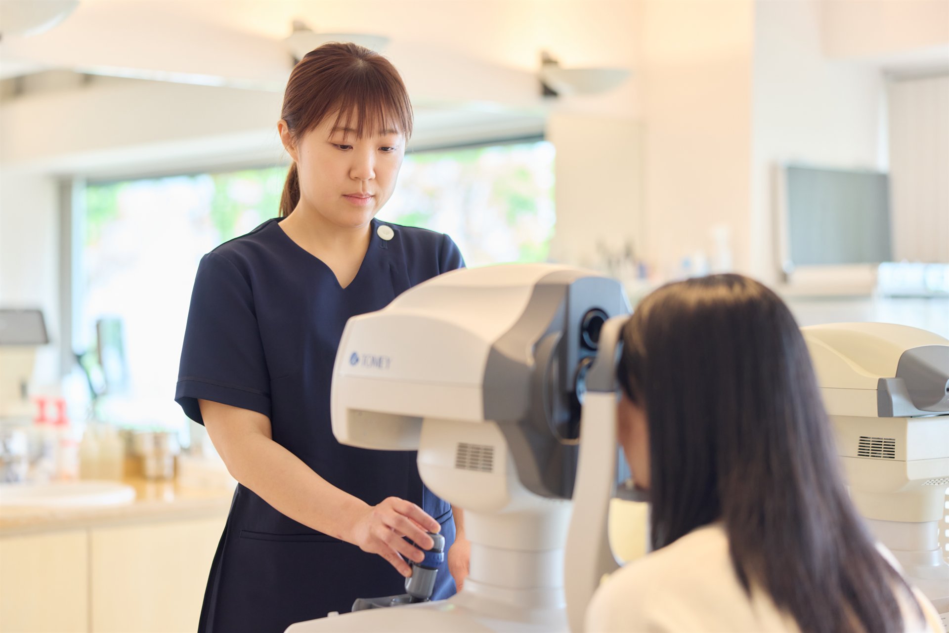 眼科検査の様子